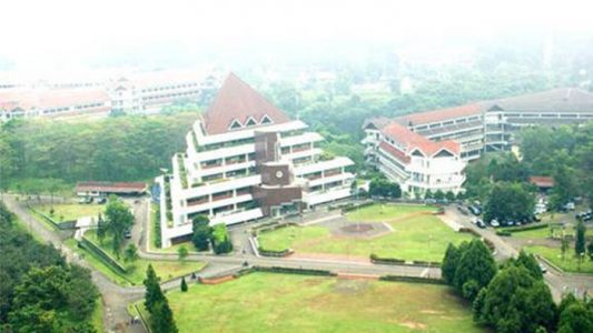 kampus ipb dekat dengan kebun raya bogor