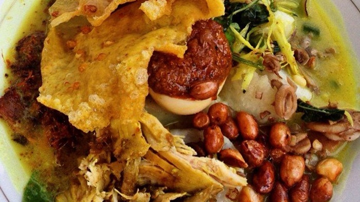 Tipat Blayag Kuliner nan Menggoda dari Buleleng