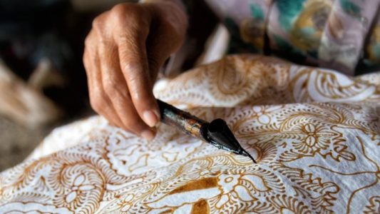 sentra batik di indonesia